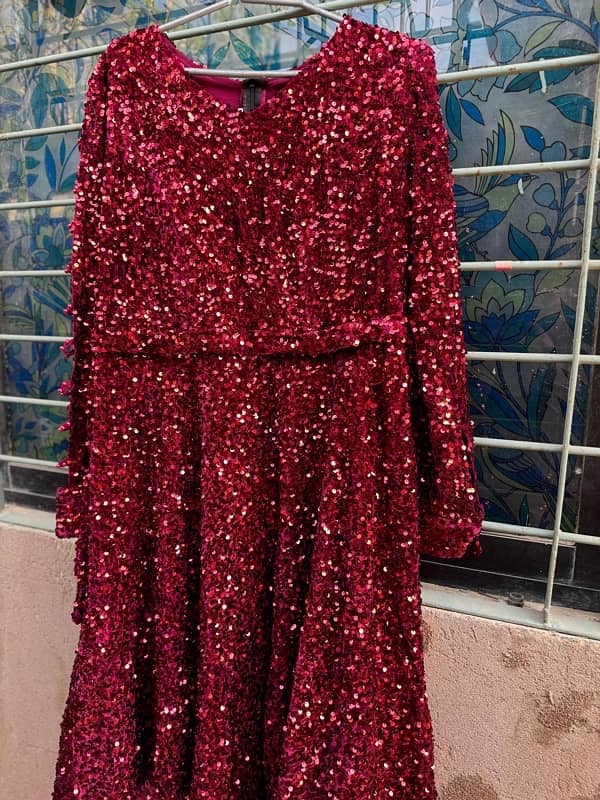 maroon two piece tail frock party wear 3