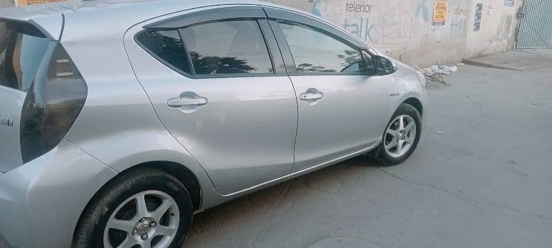 Toyota Aqua 2012/16 urgent sall contact 03004057266 12