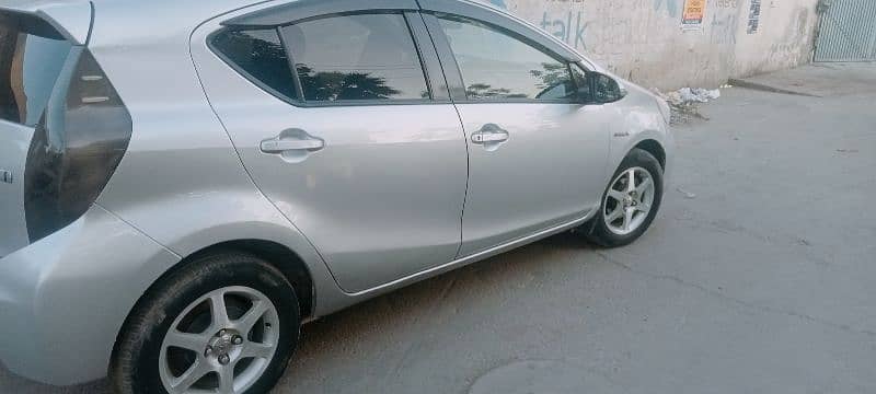 Toyota Aqua 2012/16 urgent sall contact 03004057266 13