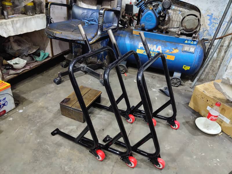 Paddock stand universal 1