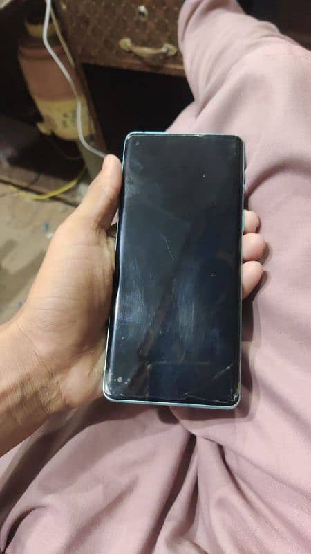 One plus 8 Panel 1 chota dot 2