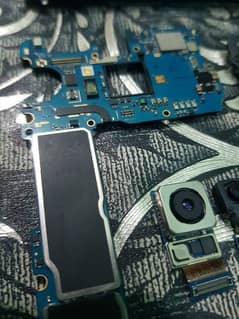 Samsung S8 Board ,Cameras. , Battery Wireless