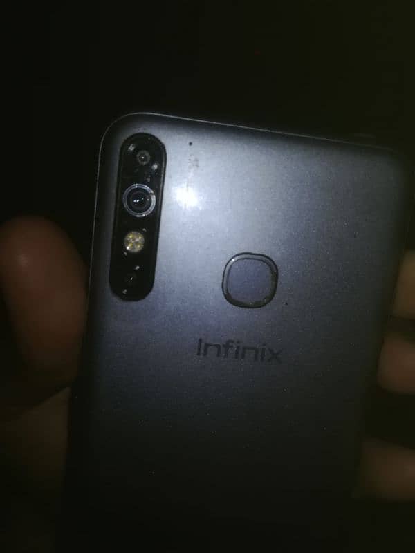 infinix hot8.4gb 64. gb original hai pta approved good battery and mob 1