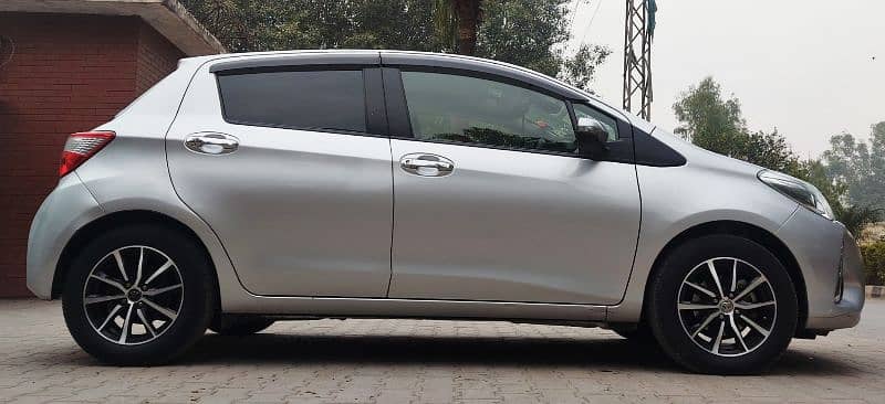 Toyota Vitz 2018 3