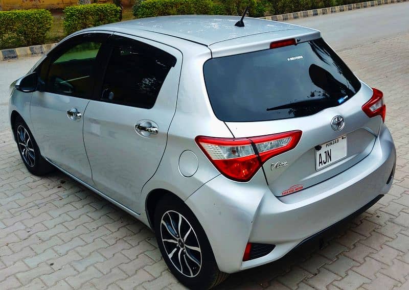 Toyota Vitz 2018 5