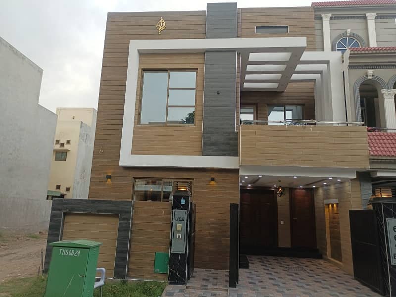 5 Marla Brand New Modern Elevation Luxury House Available For Sale In Bahria Town Lahore. 0