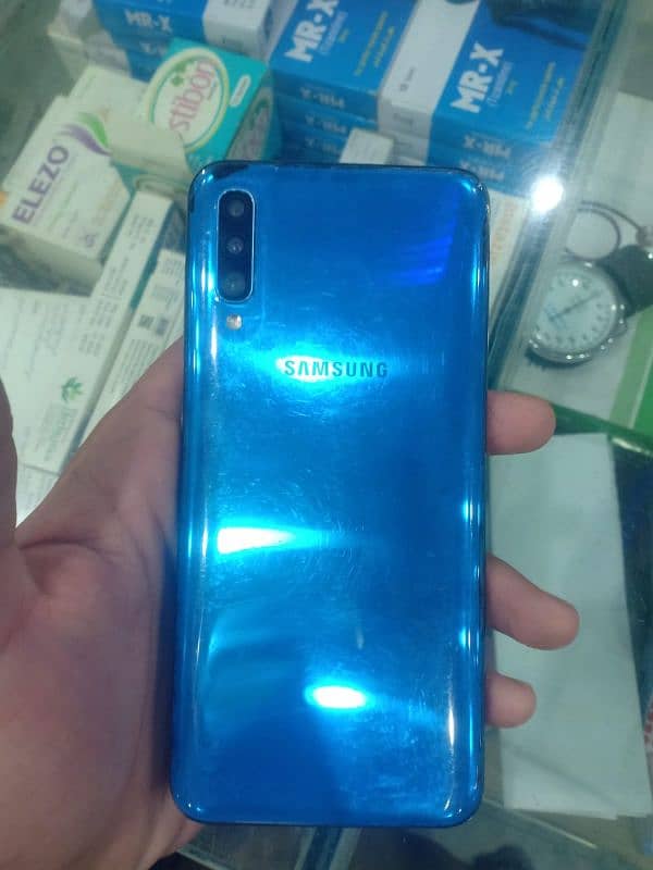 Samsung Galaxy A50 0