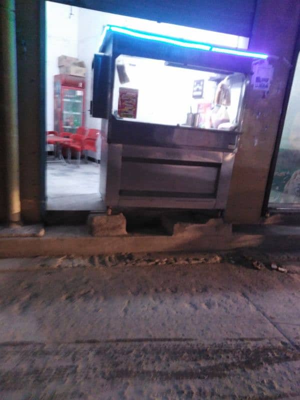 selling a new shawarma counter fully covered by steal 2