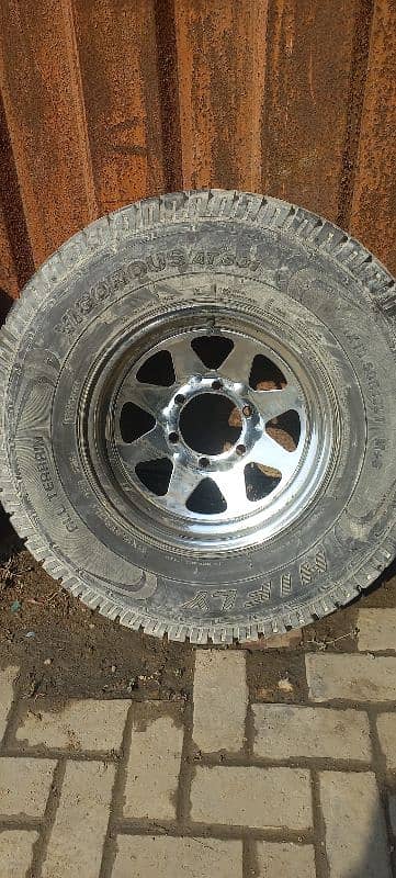 NISSAN PATROL ORIGiNAL RIM 0