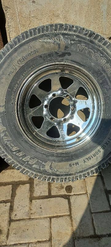 NISSAN PATROL ORIGiNAL RIM 3