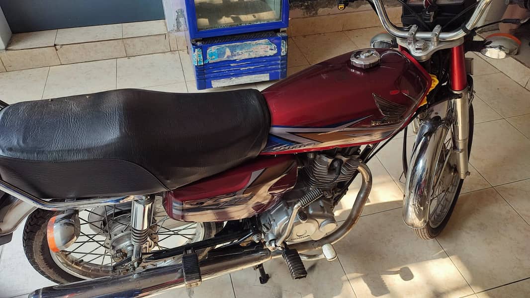 Honda 125 in New condition 5