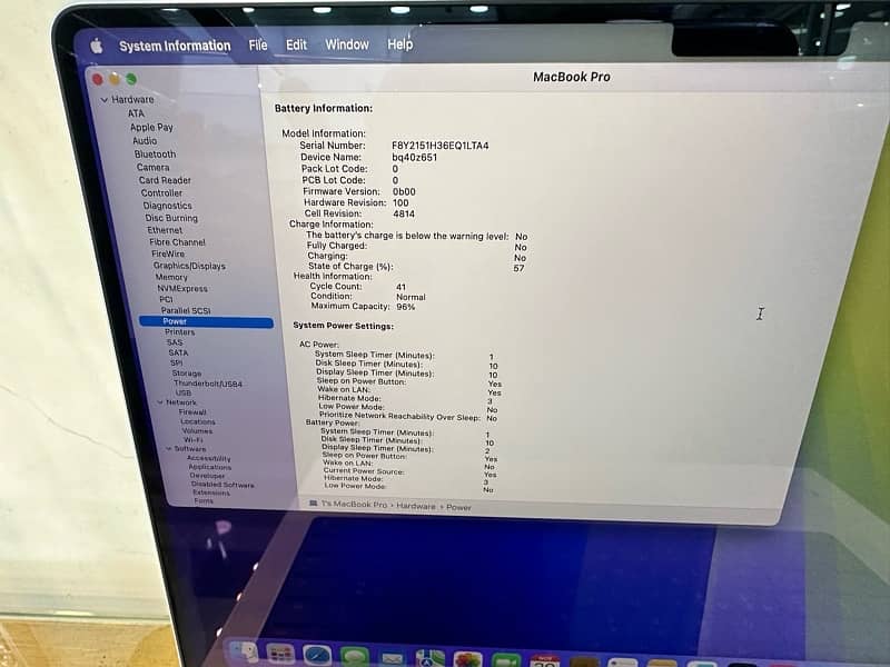 10/10 Macbook Pro 14 inch m1 16 gb + 512 gb 4