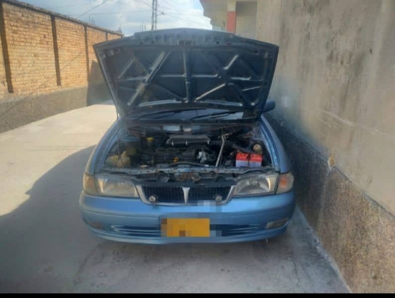 Nissan Sunny 2000 Automatic 8