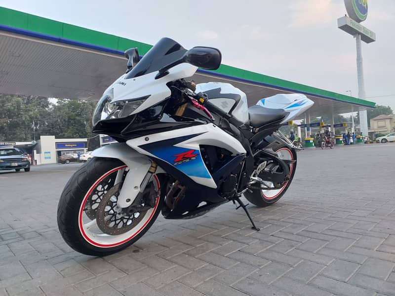 Suzuki GSX-R600 2013 0