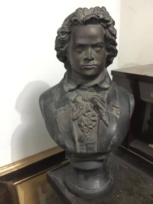 Antique statue bronze Beethoven 1