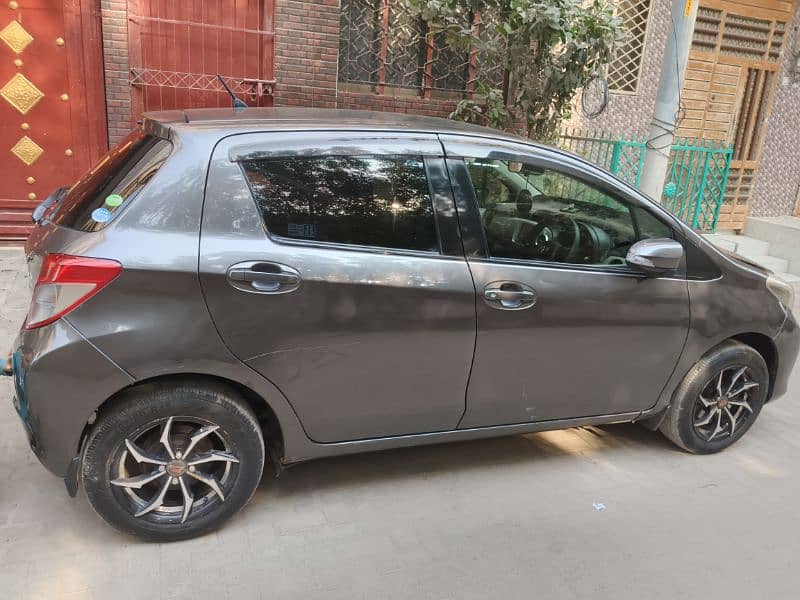 Toyota Vitz 2013 11