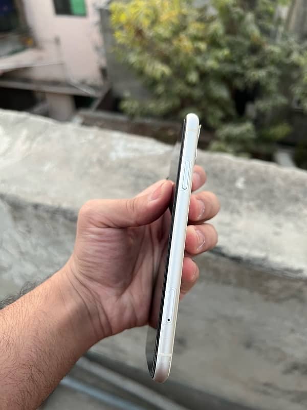 Iphone 11 White Factory unlock 3