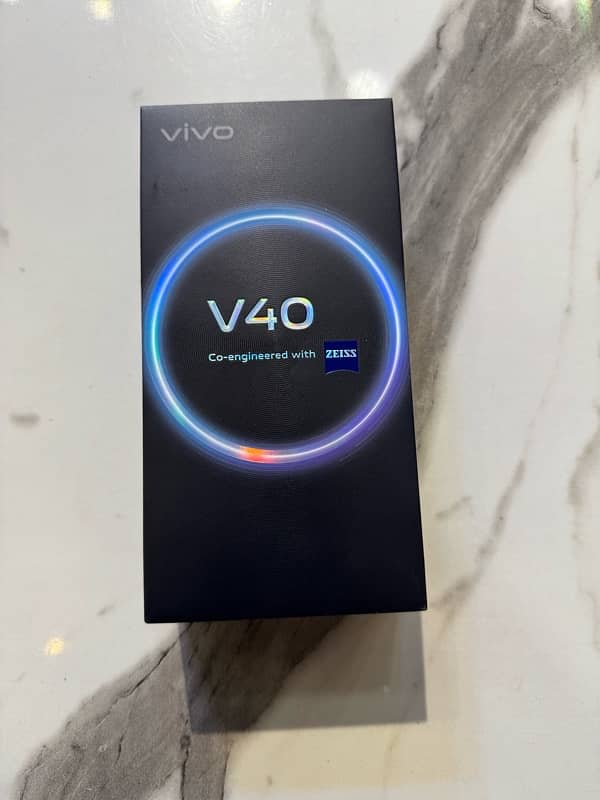 Vivo v40 box pack non active 1