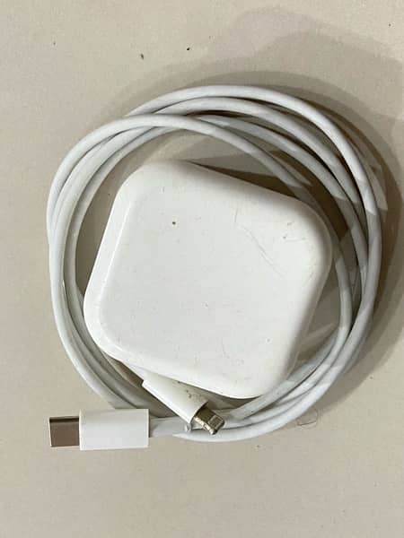 apple original charger and type c to lightening cable 0