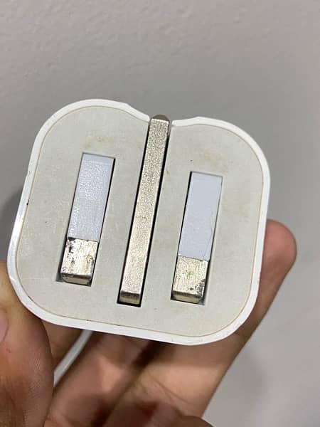 apple original charger and type c to lightening cable 3