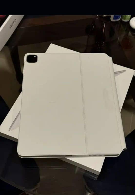 iPad Pro 12.9 (5th Generation/256GB/WiFi) Ultimate Package 03439277208 1