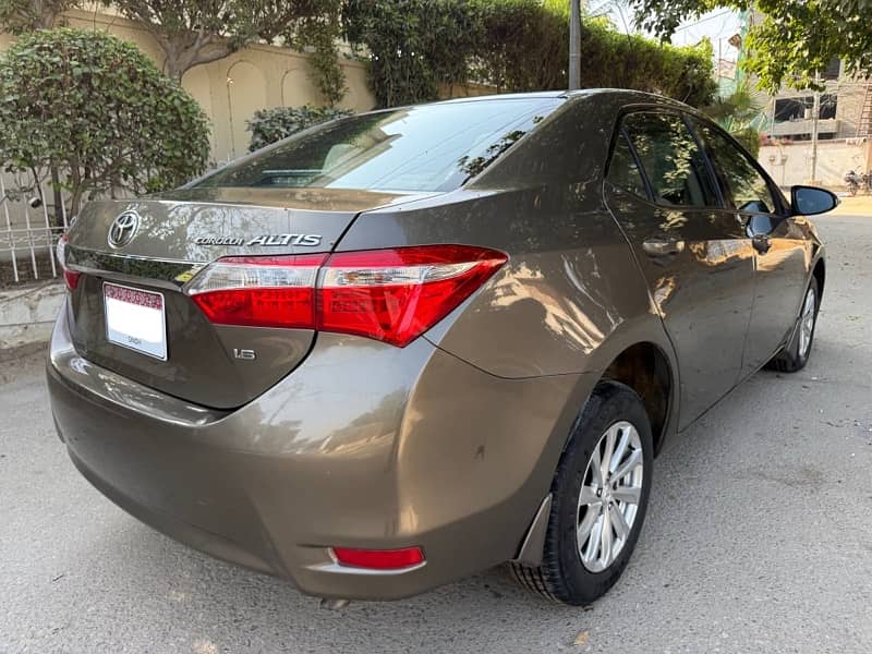 Toyota Corolla Altis 1.6 2017 4