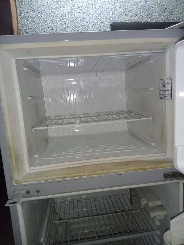 Refrigerator/ Freezer 2