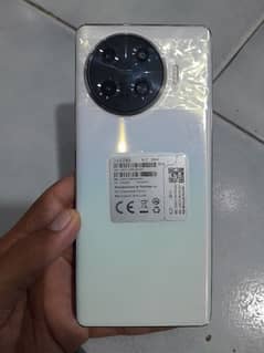 Tecno spark 20 plus