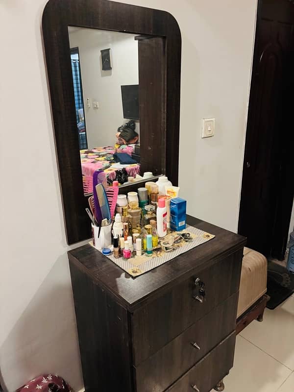 Stylish Dressing Table For Sale || Pristine Condition 2