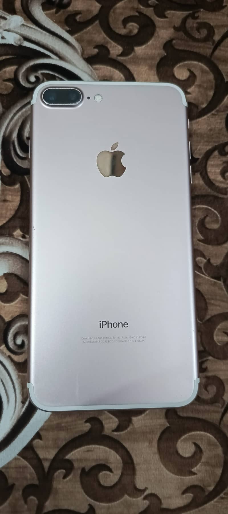 7plus,128GB,PTA approved 1