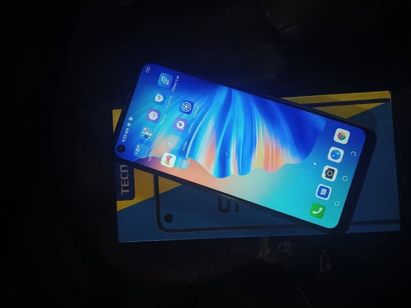 Tecno spark 6 (4/64) ram with box condition 10/8 1