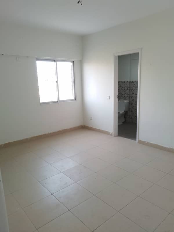 3 Bed DD for Sale 1350 Sqft 5 Rooms Flat 2