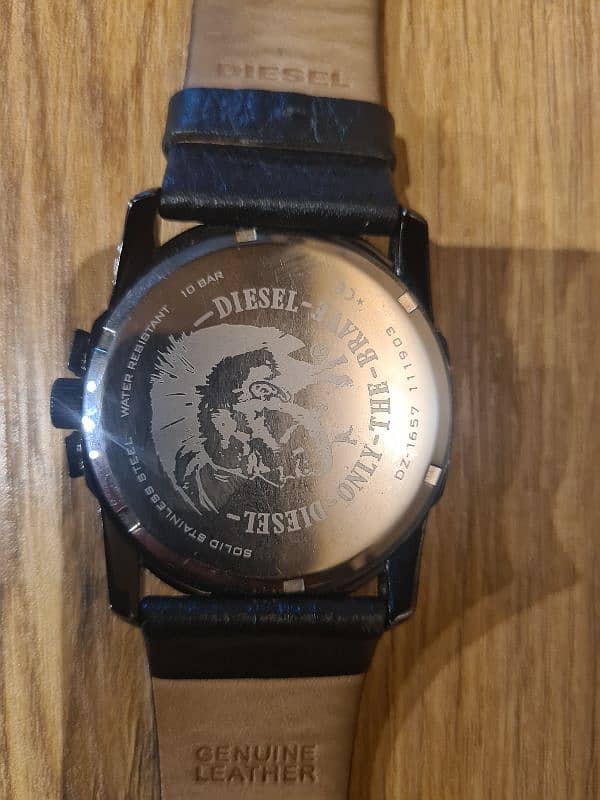 diesel watch only the brave diesel men. 25000 pkr 1