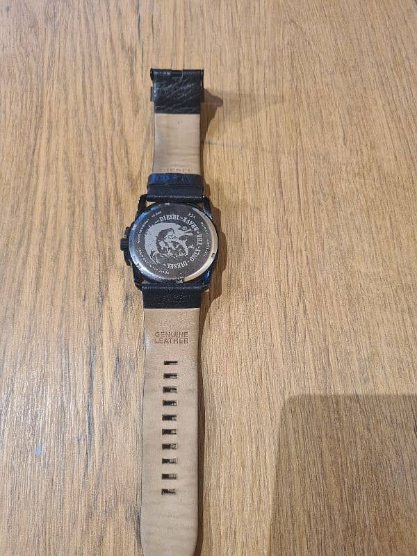 diesel watch only the brave diesel men. 25000 pkr 3