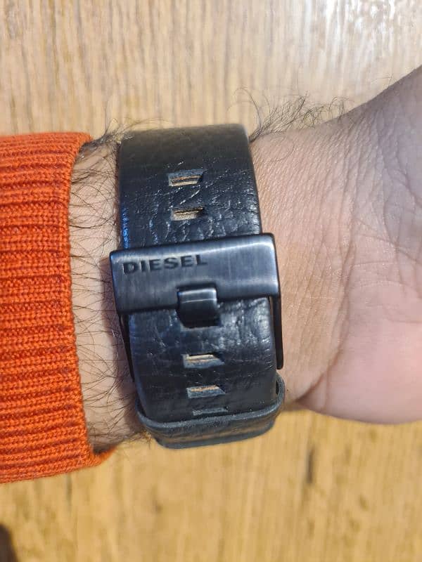 diesel watch only the brave diesel men. 25000 pkr 5