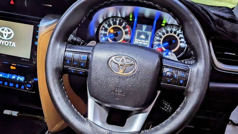 Toyota Fortuner Vvti 2.7 petrol  2018 3