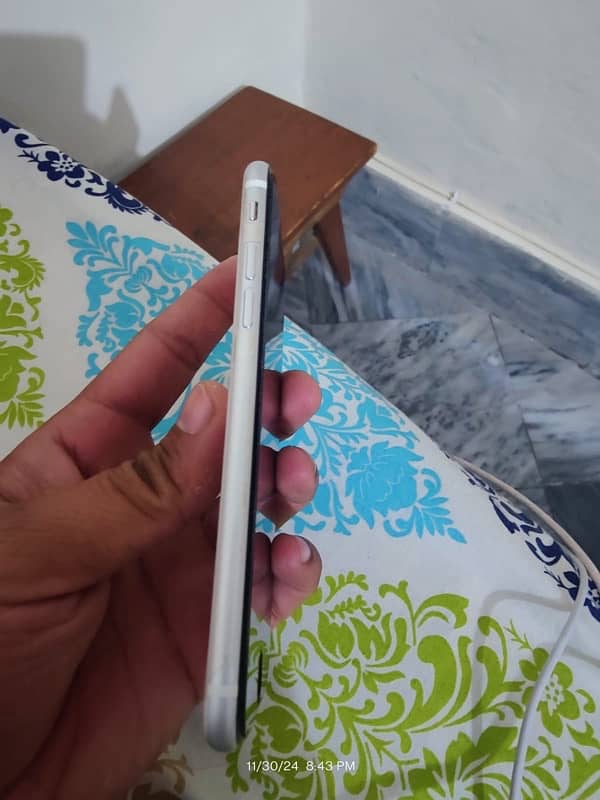 iphone SE 2020 with box PTA approved 4