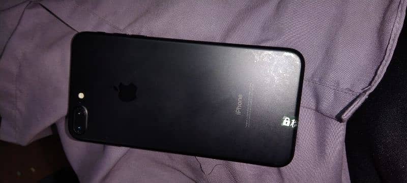 Apple iPhone 7 plus 4