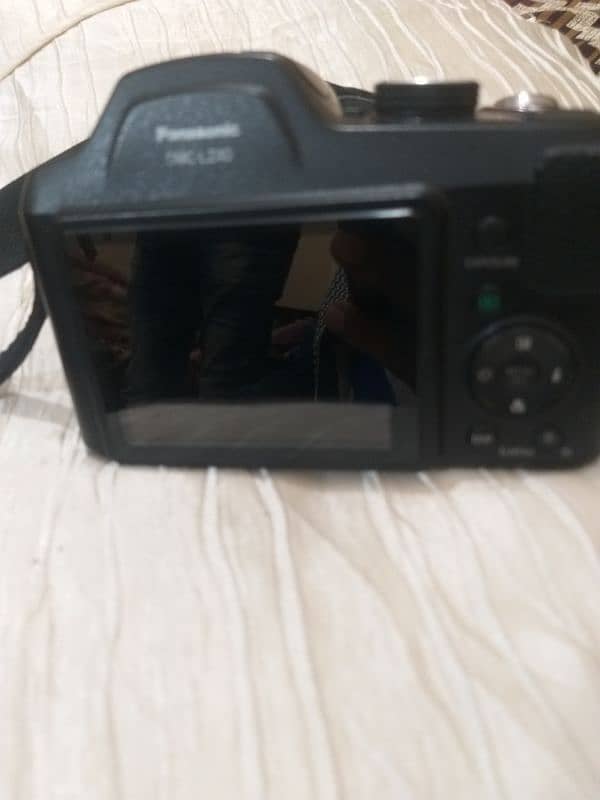 Panasonic LZ40 camera 1