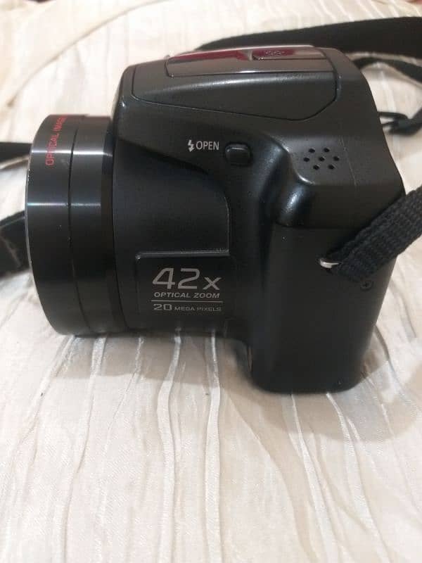 Panasonic LZ40 camera 3