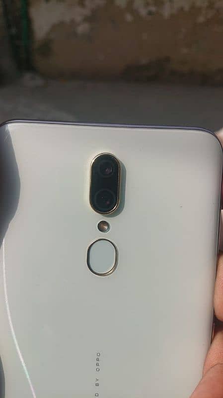 oppo f11 4