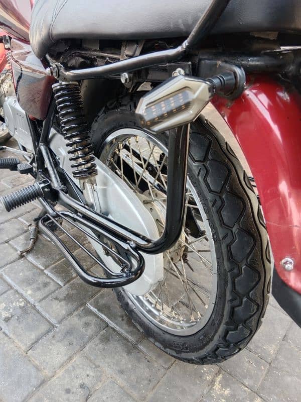 Best condition all ok back tire new condition 5