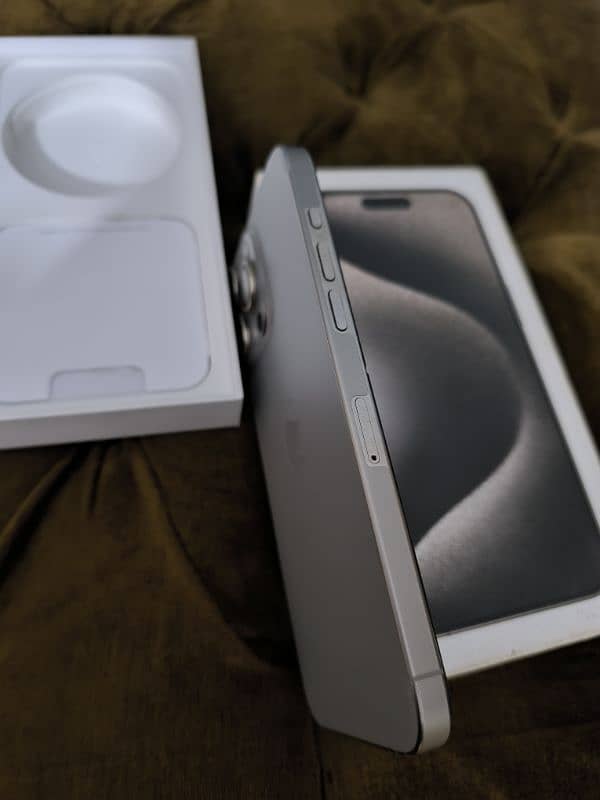 iPhone 15pro max 256 GB hk pta approved 4