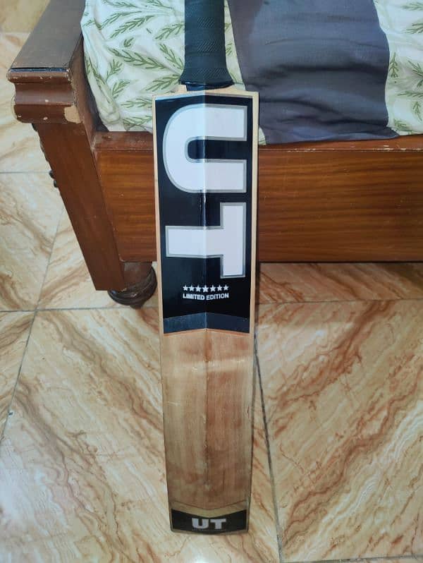 UT Limited Edition Cricket Bat 2