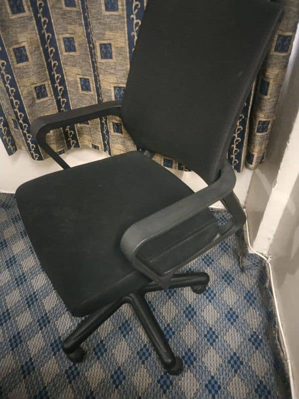 Revolving chair / Computer chair / Executive chair/ Office chair 1