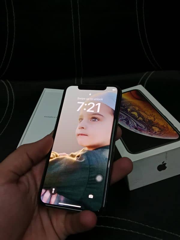 iphone xs. . 0