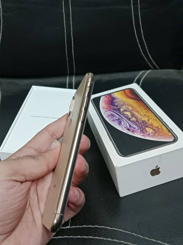 iphone xs. . 8