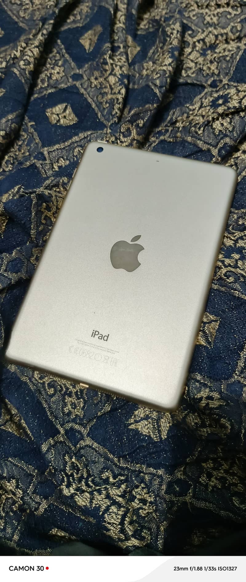 10 By 10 condition Ipad Mini3 16GB with Out Charger Only Tab 3