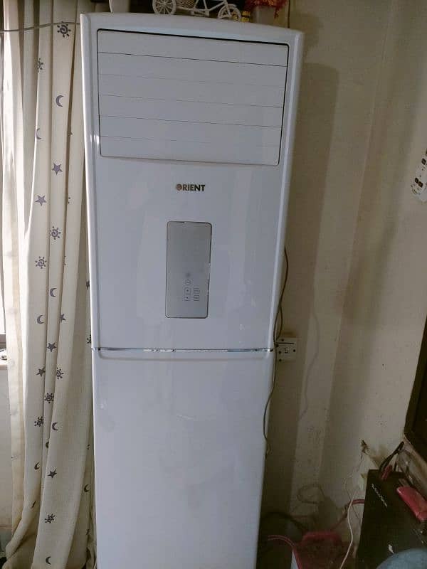 Orient 2 ton floor standing inverter cabnat totally genuine 1