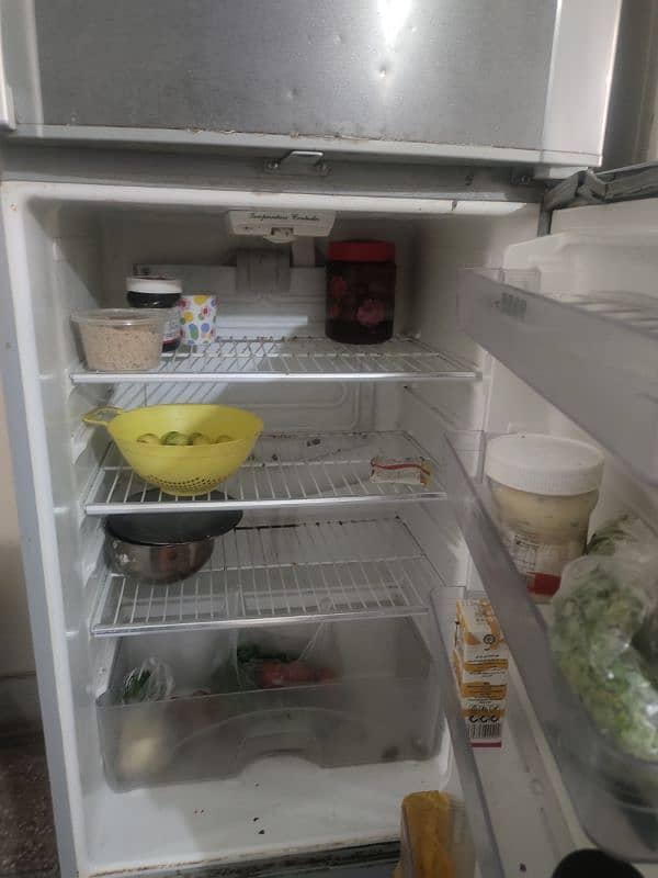 Refrigerator 0